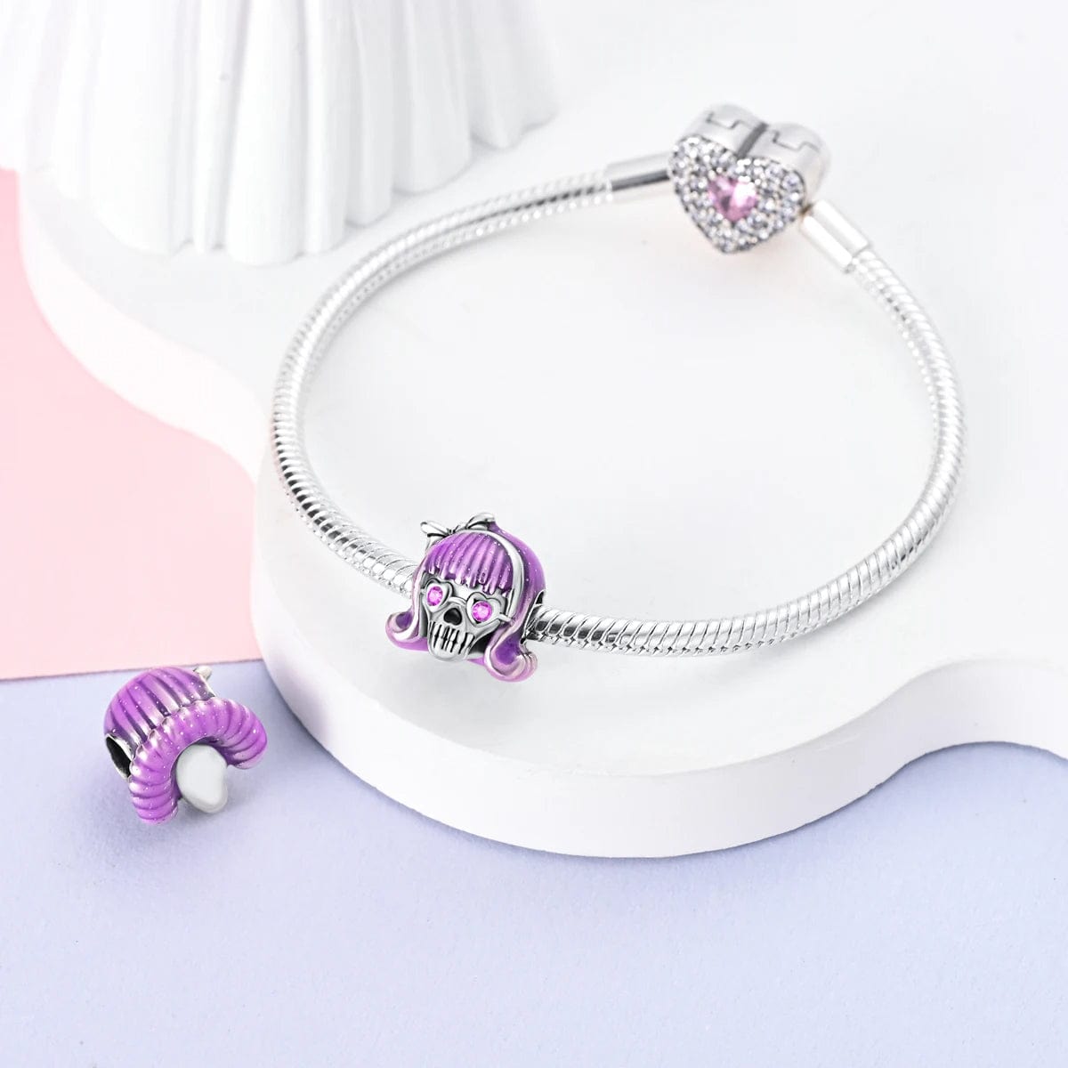 Glow-in-the-dark Sparkling Skull Charm