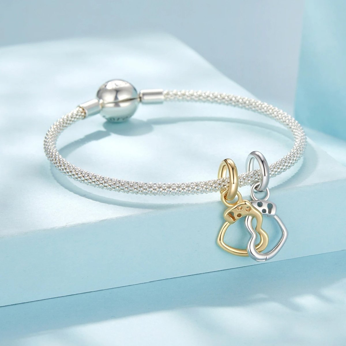 Openable & Splittable Handcuffs Dangle Charm
