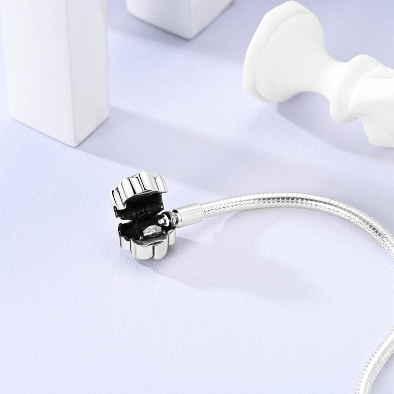Rose in Bloom Clasp Snake Chain Bracelet