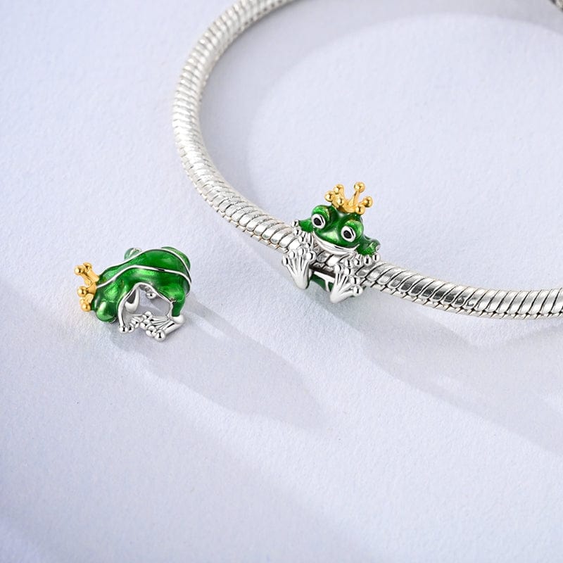 Climbing Frog Charm