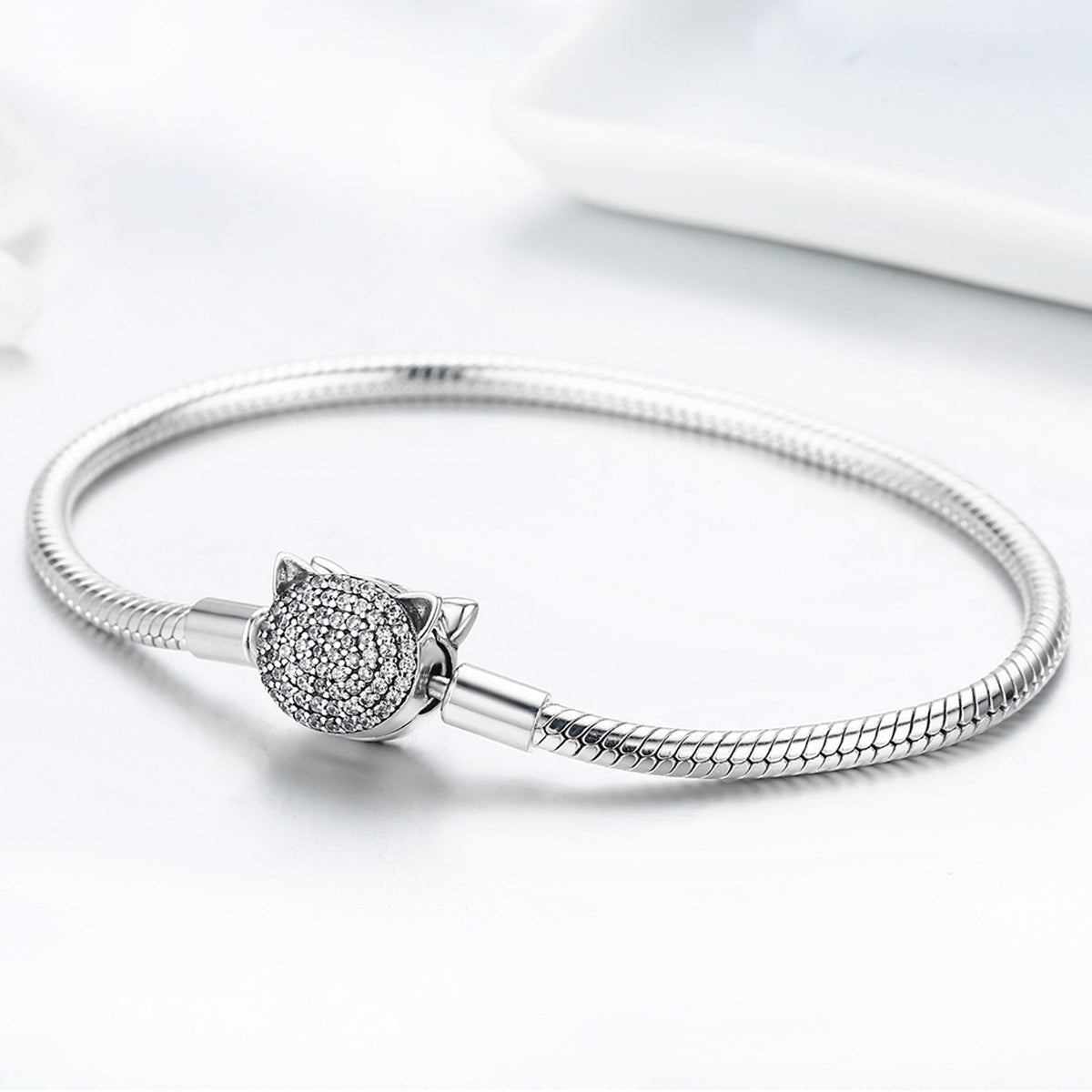Sparkling Cat Clasp Charm Bracelet