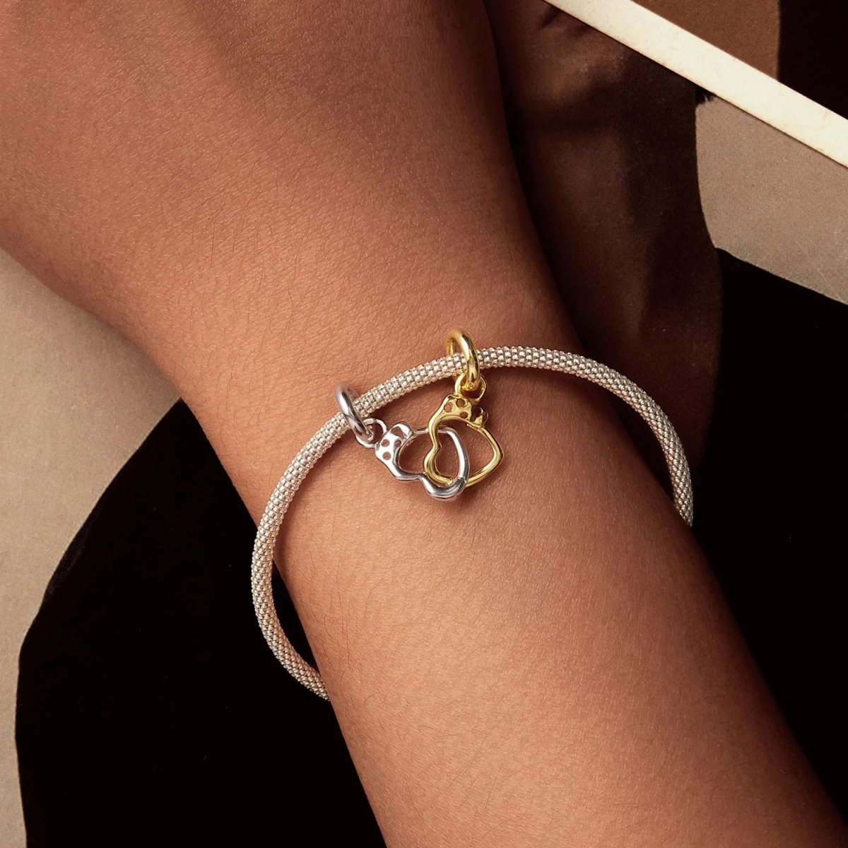 Openable & Splittable Handcuffs Dangle Charm